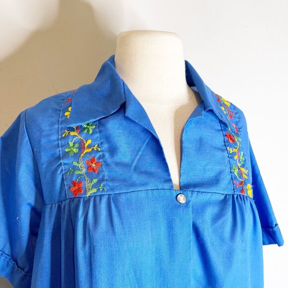 Vintage 70s 80s Artistic Creation Size Medium House Dress Blue Floral Embroidery - Picture 3 of 16